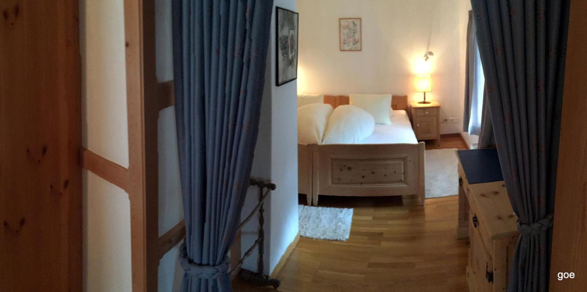 Hotel Chasa Sofia Scuol Quarto foto